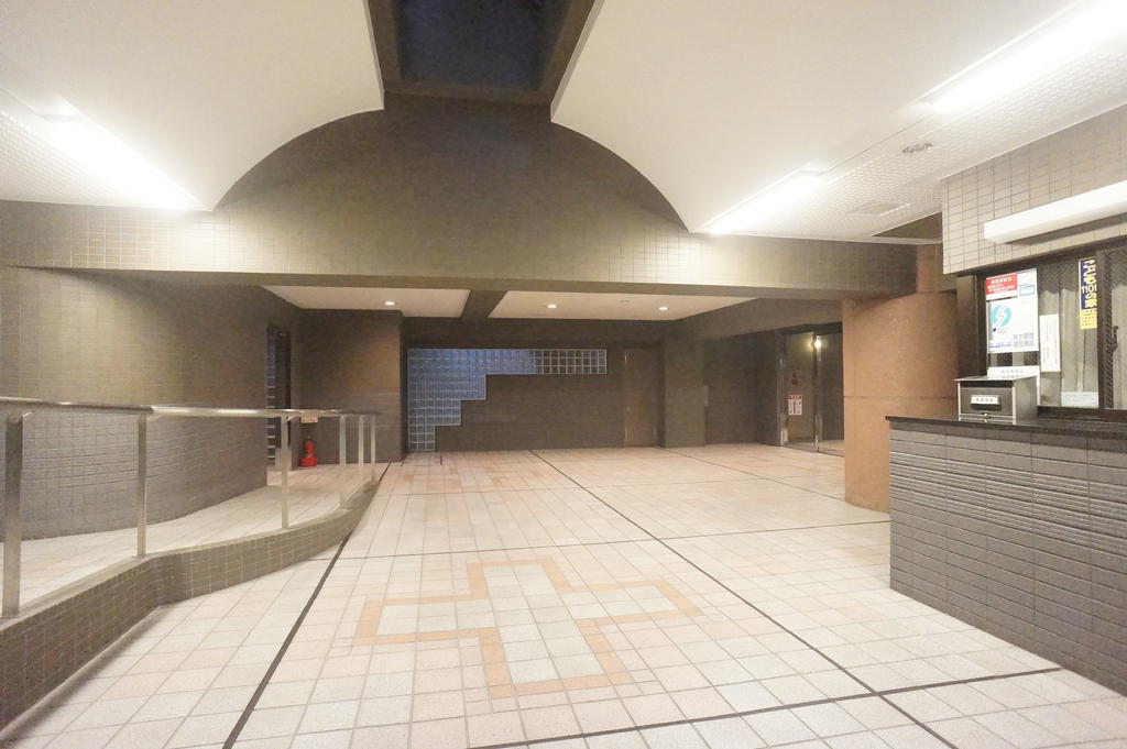 エントランス　オートロックエントランス！分譲賃貸マンション！