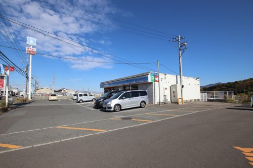 コンビニ　ローソン 富田林錦織東店（コンビニ）まで798m