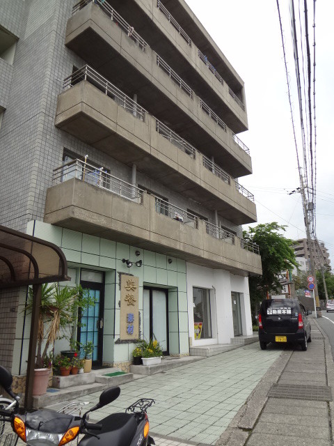 静岡県浜松市中央区布橋１の賃貸マンションの外観