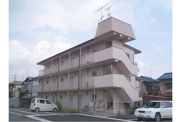 京都市西京区上桂森上町のマンションの建物外観