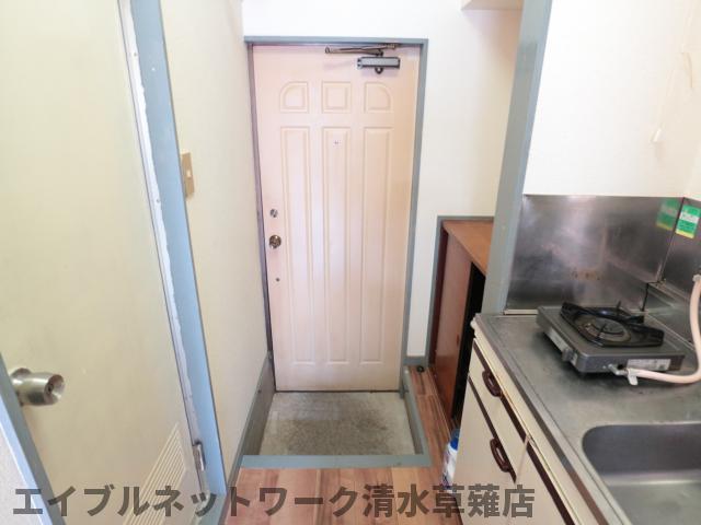 玄関　収納もある玄関です