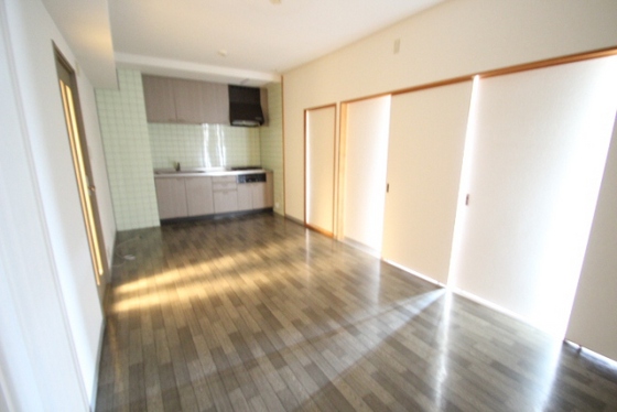 居室・リビング　※別号室の写真です。