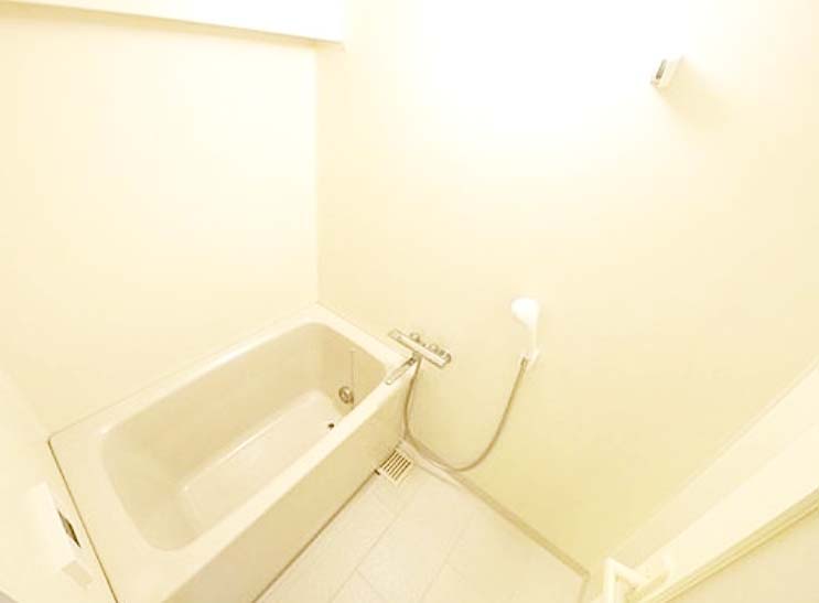 バス・シャワールーム　★ゆったりとできる広さの浴槽★