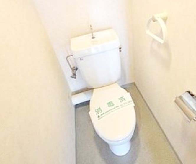 トイレ　★コンセント有、温水洗浄便座取り付け可能★