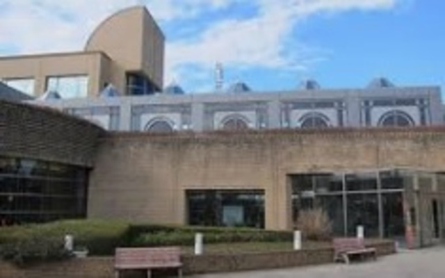 図書館　市川市中央図書館（図書館）まで908m