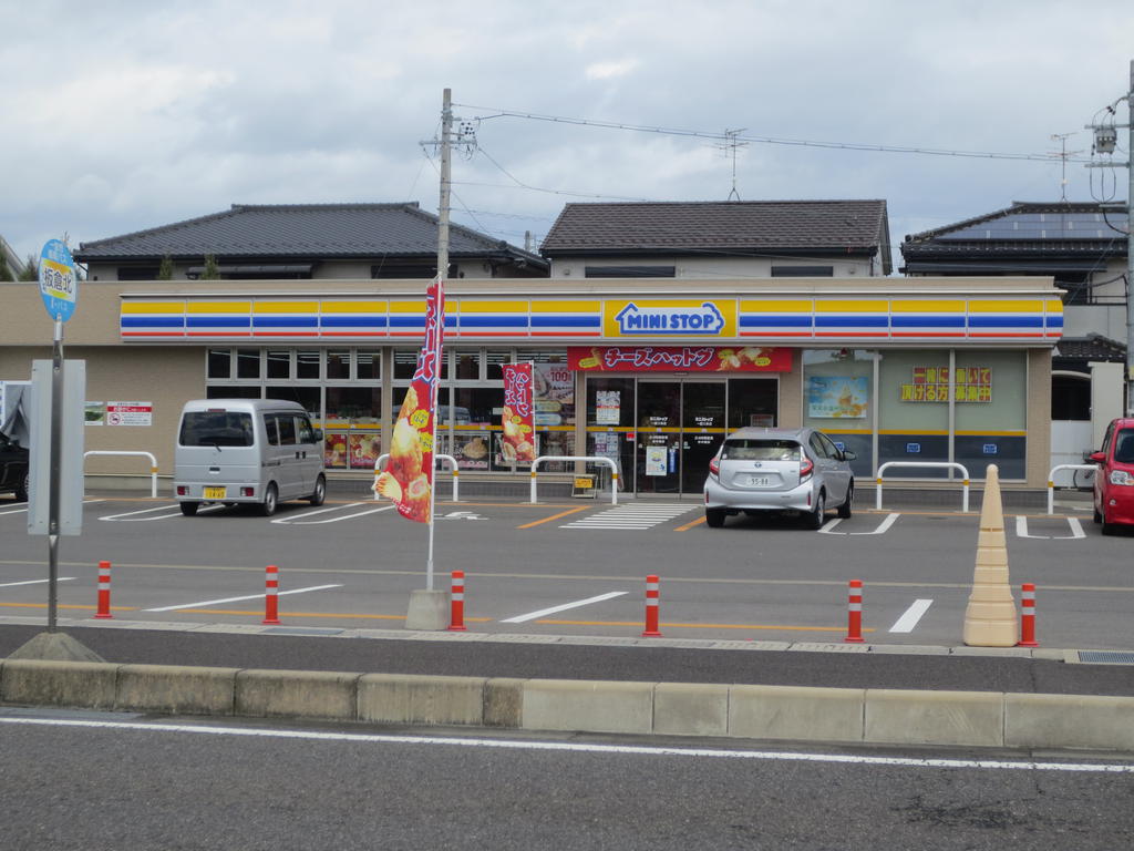 コンビニ　ミニストップ一宮三条店（コンビニ）まで402m