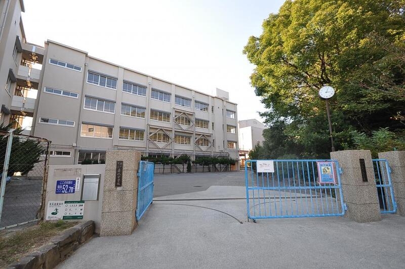 中学校　神戸市立垂水中学校（中学校）まで398m