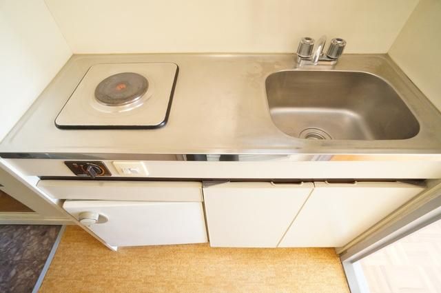 キッチン　電気コンロ完備なので、ガスコンロ購入不要！！