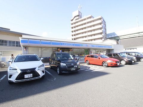 コンビニ　ローソン小倉田町東店（コンビニ）まで284m