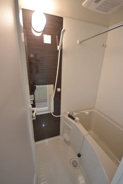 バス・シャワールーム　反転タイプの参考写真