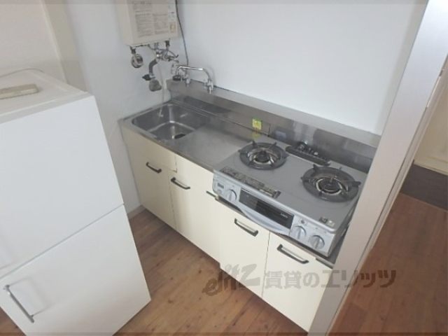 キッチン　２口コンロ付のキッチンです。