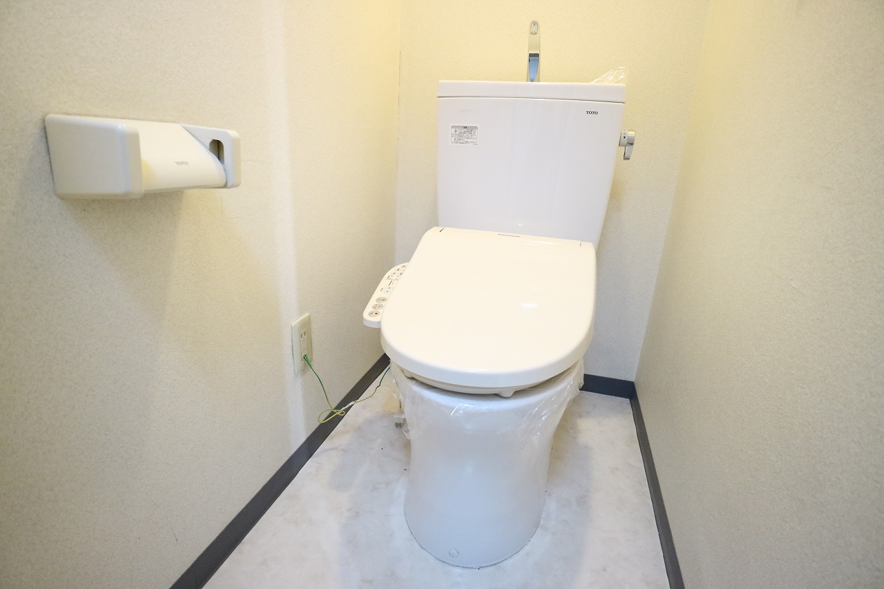 トイレ　温水洗浄便座