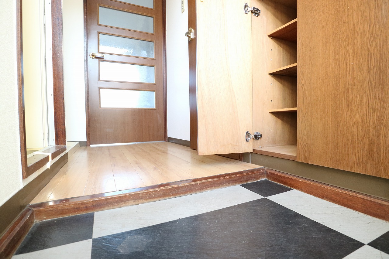 玄関　お部屋と玄関には仕切りがあります！