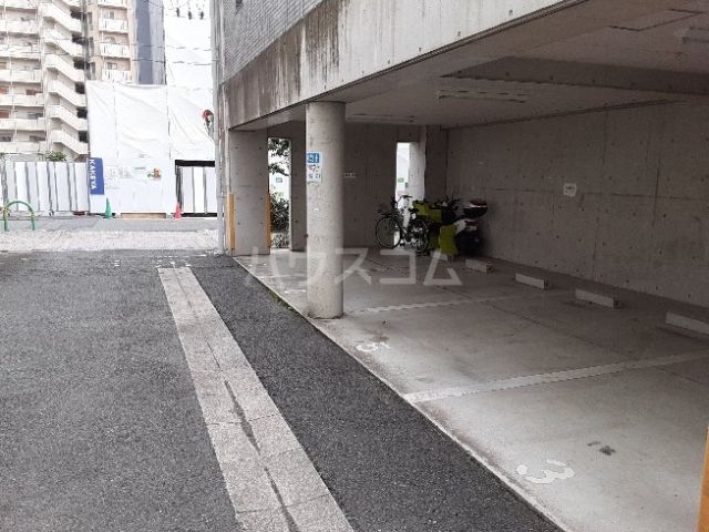 【ブロッサム茨木の駐車場】