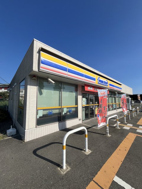 コンビニ　ミニストップ　明石魚住町店（コンビニ）まで300m