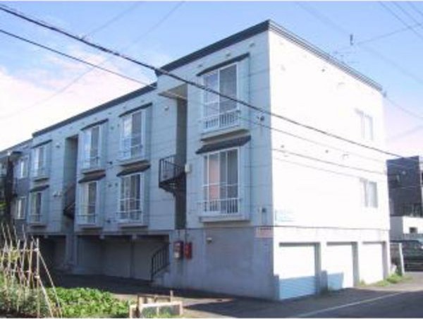 札幌市東区伏古十一条のアパートの建物外観
