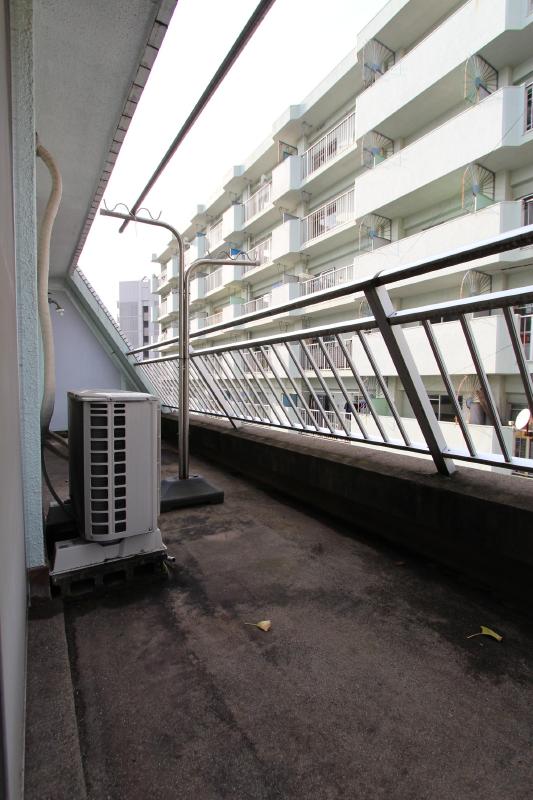 バルコニー　お洗濯十分乾せる広さです♪