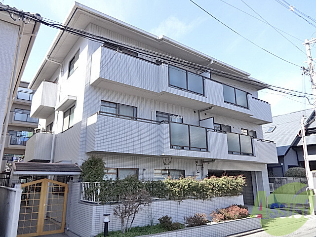 【豊中市本町のマンションの建物外観】