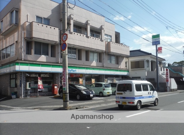 コンビニ　ファミリーマート（コンビニ）まで406m