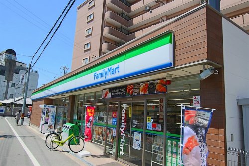 コンビニ　ファミリーマート東大阪稲田上町店（コンビニ）まで419m