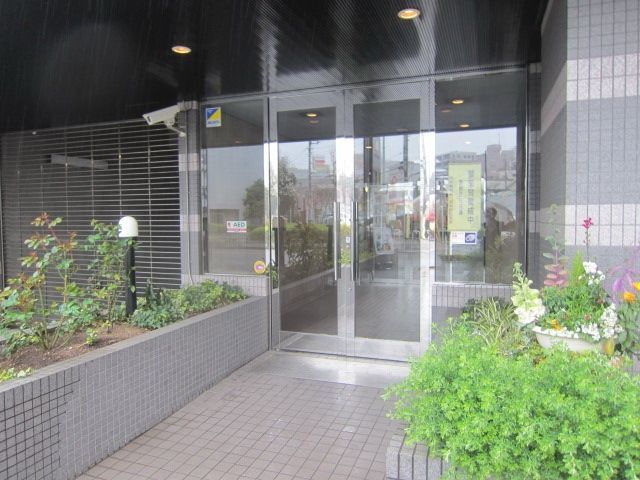 【府中市宮西町のマンションのロビー】