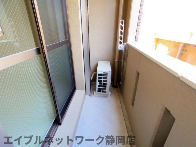 【静岡市葵区新通のマンションのバルコニー】