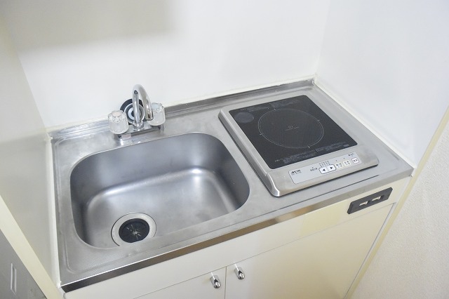 キッチン　安心のラジエントヒーター。