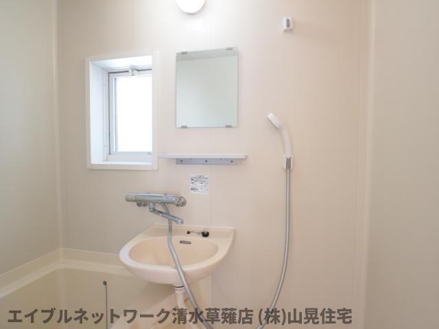 洗面設備　脱衣スペースもあります