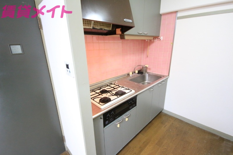 キッチン　同タイプ部屋写真です。