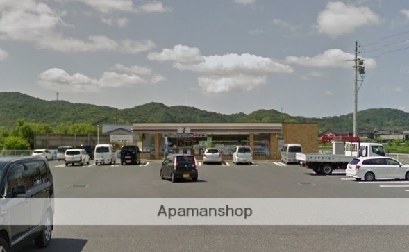 コンビニ　セブンイレブン（コンビニ）まで1302m