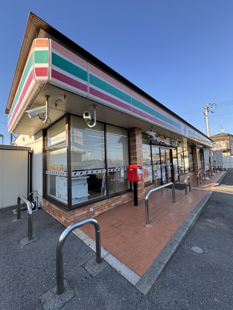 コンビニ　セブン－イレブン　加古川平岡辻ヶ内店（コンビニ）まで694m