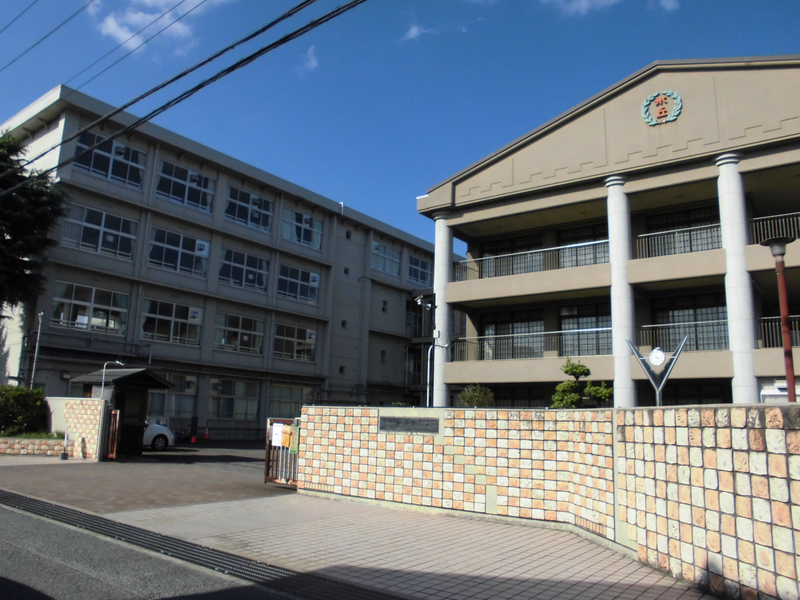 【クレストタウン美乃利の小学校】