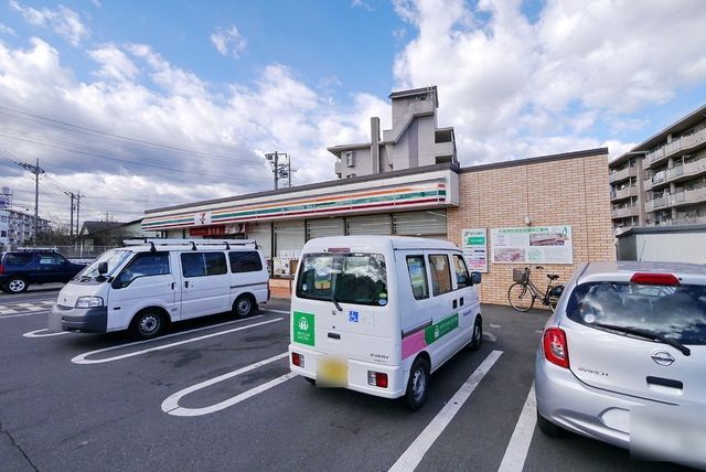 【飯能市大字双柳のアパートのコンビニ】