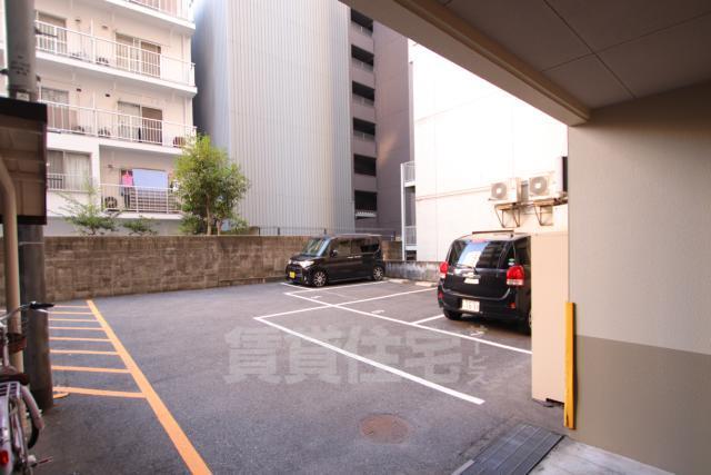 【広島市中区猫屋町のマンションの駐車場】