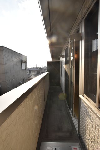 【堺市中区深井水池町のマンションのバルコニー】