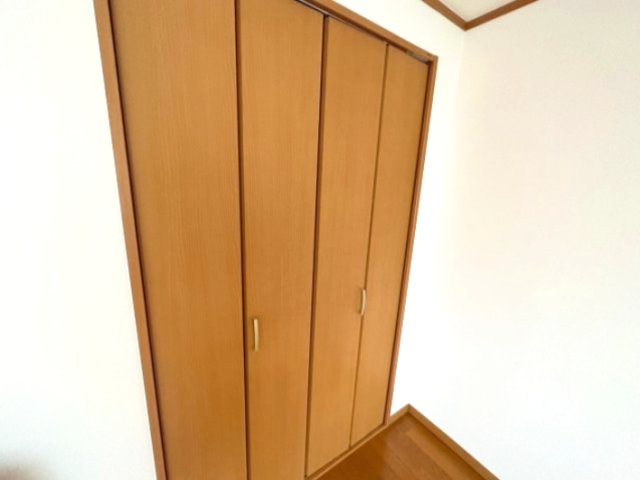 収納　丈の長い服もかけられるクローゼット