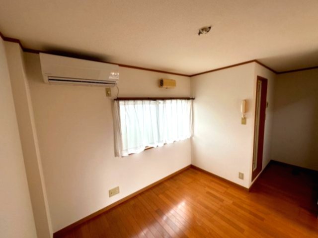 居室・リビング　優しい木目調で落ち着く居室