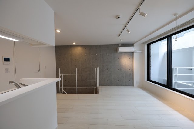 居室・リビング　居間