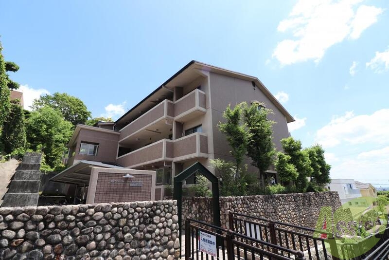 建物外観　芦屋市朝日ケ丘町「メルベーユ朝日ケ丘」