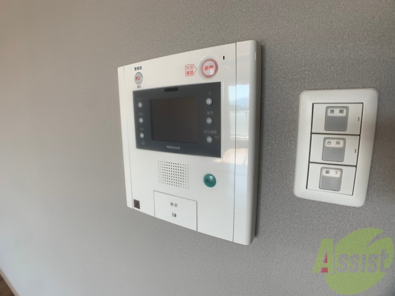 セキュリティ　ＴＶモニター付インターホンです。来客者の顔が見えるので安心！