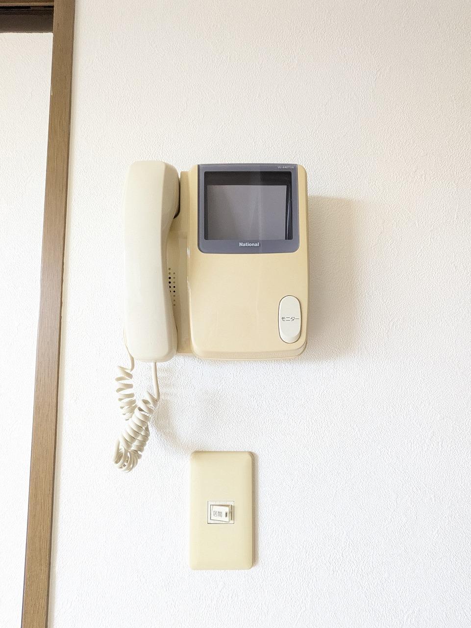 セキュリティ　モニター付きインターホン