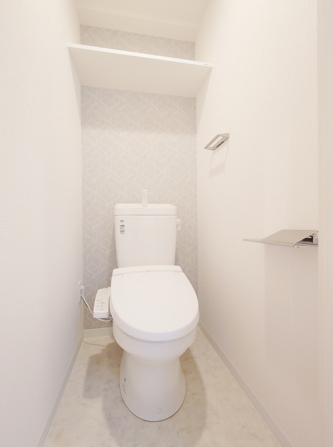 トイレ　暖房便座付きシャワートイレ