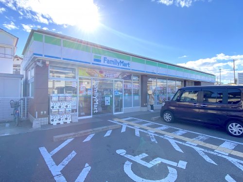 コンビニ　ファミリーマート 堺深井中町店（コンビニ）まで629m