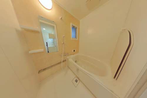 バス・シャワールーム　追い焚き付きバス♪