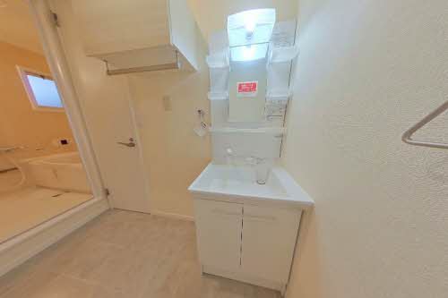 洗面設備　シャワー付き洗面台♪