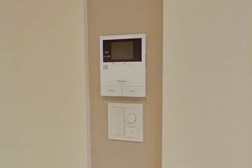 セキュリティ　来客にも安心のＴＶインターホン完備♪
