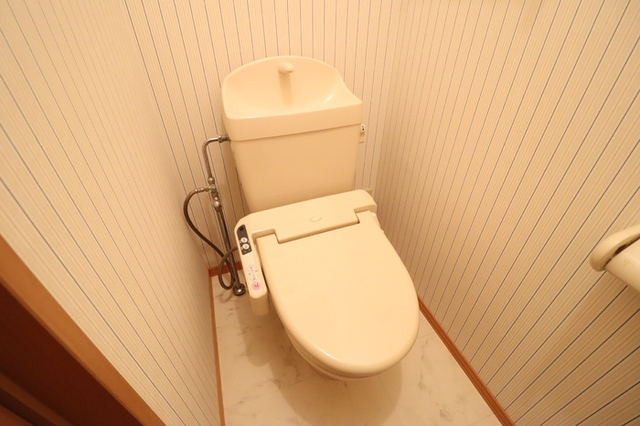 トイレ　温水洗浄暖房便座