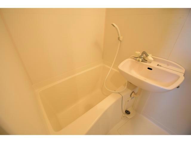 バス・シャワールーム　バスルーム