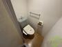 トイレ　こちらはトイレになります。ウォシュレット機能付です。