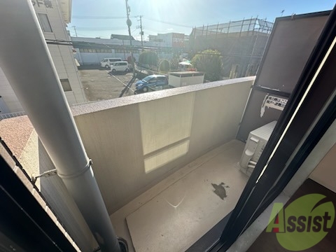 バルコニー　こちらはバルコニーになります。洗濯物はこちらで。